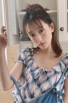 三月女郎